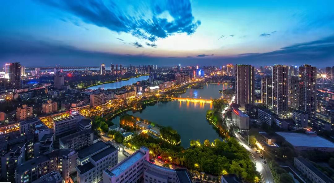 湖北,嘉宾云集,观众热情洋溢